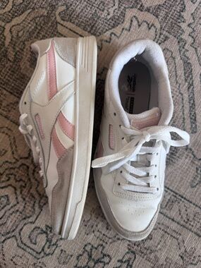 Classic Reebok Galaxy 7 White Sneakers with Pink Stripe Detailing